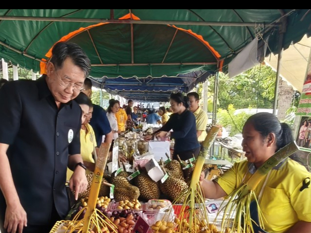 ผู้ว่าฯ แพร่ เปิดโครงการคลินิกเกษตรเคลื่อนที่ในพระราชานุเคราะห์ฯ เฉลิมพระเกียรติพระบาทสมเด็จพระเจ้าอยู่หัว รุดแก้ปัญหาเกษตรกรเชิงรุก ณ ตำบลบ้านเหล่า