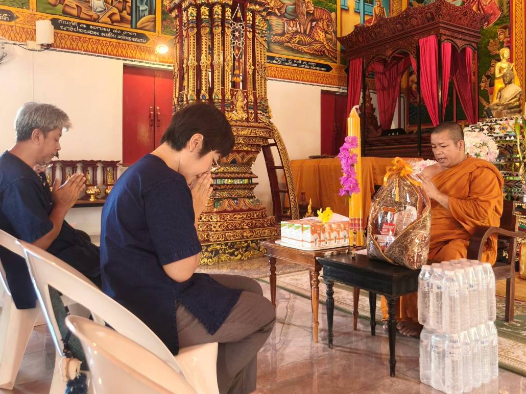 สวท.แพร่ จับมือสำนักงานประชาสัมพันธ์จังหวัดและชมรมวิทยุคนเมืองแพร่ ร่วมทำบุญถวายเทียนพรรษา ณ วัดสองแคว สืบสานประเพณีอันดีงาม